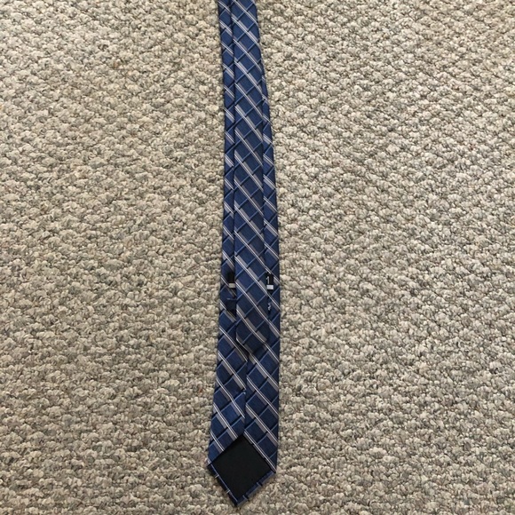Tie - Picture 3 of 4
